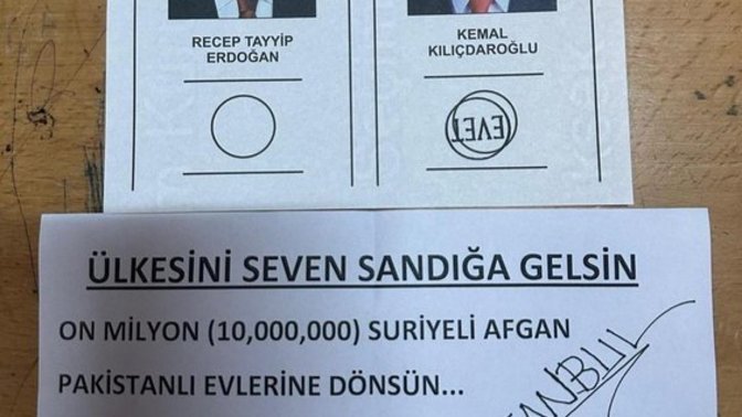 Halk Erdoğan'ın izlediği mülteci politikası yüzünden ona oy vermiyor bu ne olduğu belirsiz mültecileri neden hâlâ tutuluyor?