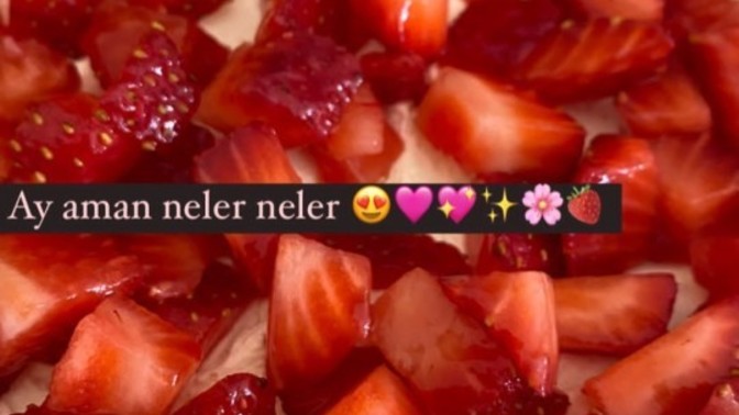 Size çilekli kremalı pasta yapsam yer miydiniz?