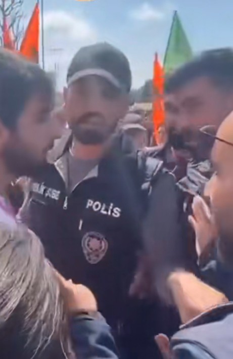 LGBT yürüyüşleri hakkında ne düşünüyorsunuz?