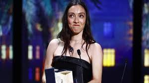 Merve Dizdar cannes film festivalinde en iyi kadın oyuncu seçildi. Sence hak ediyor mu?