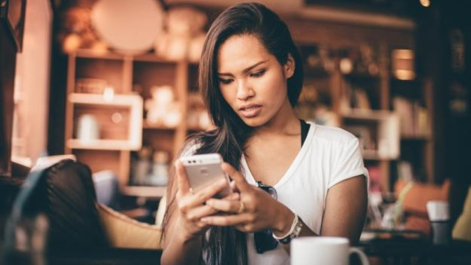 İzinsiz telefonunuzu karıştırsalar nasıl tepki verirsiniz?