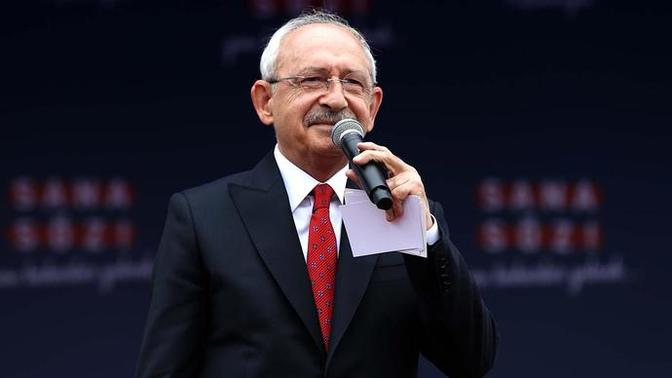 Kemal Kılıçdaroğlu az önce yaptığı basın açıklamasıyla istifa etmeyeceğinin sinyalini verdi. Artık gitmeli mi?