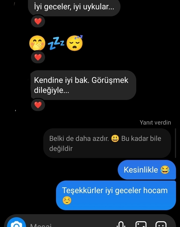 Agalar eski dershane hocam bana yürüyor olabilir mi ben mi kuruntu yapıyorum?