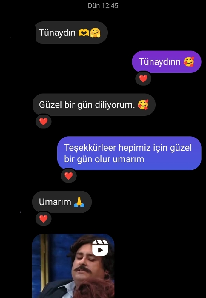 Agalar eski dershane hocam bana yürüyor olabilir mi ben mi kuruntu yapıyorum?