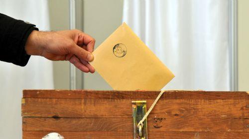 Oy kullanılan okulda fare paniği yaşandı! Sizin de başınıza böyle bir şey geldi mi?