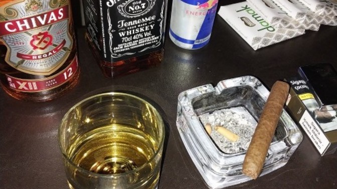 Alkolsüz bi kafayla dünya çok bunaltıcı gelmiyor mu?
