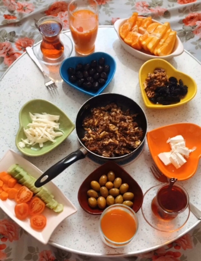 Yer sofrasında yemek yemeği sever misiniz🍽?