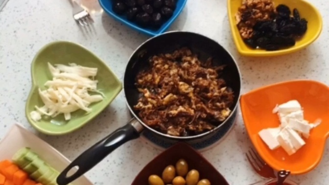 Yer sofrasında yemek yemeği sever misiniz🍽?