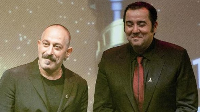 Cem Yılmaz mı Ata Demirer mi hangisi daha komik?