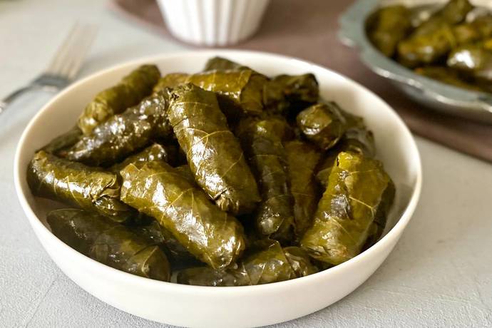 Etli yaprak sarma mı yoksa zeytinyağlı sarma mı daha lezzetli?