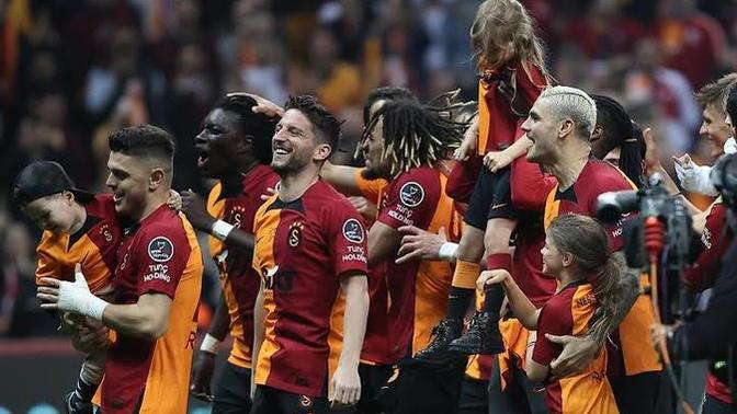 Türkiye'nin yüzüncü yılında, Süper Ligin en büyüğü Galatasaray oldu. Neler söylemek istersiniz?