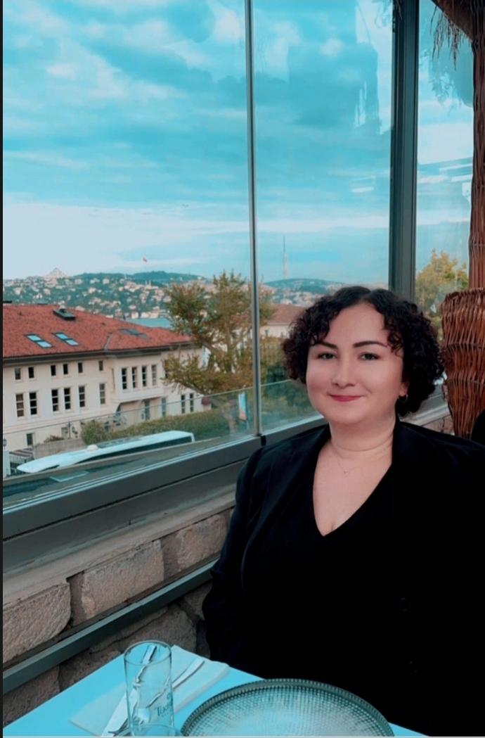 Benim balkonum olmasa da balkonlu bir fotoğraf bırakmak istedim buraya ☺️