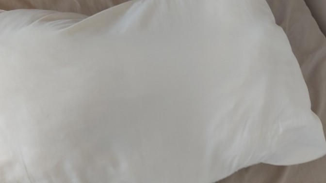 Yastığımı makinaya attım, böyle oldu. Nasıl düzeltirim içindeki elyafı?