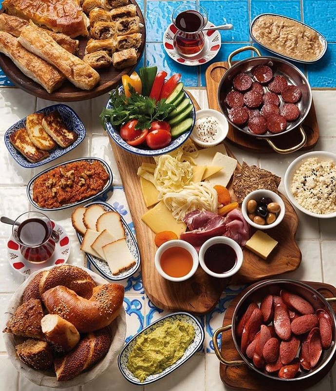 Kadınlar kocalarına sabah kahvaltısı hazırlamak zorunda mıdır?