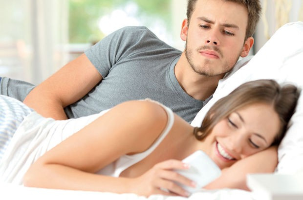Birisi kıskandığı kişiye karşı bir şeyler mi hissediyordur?