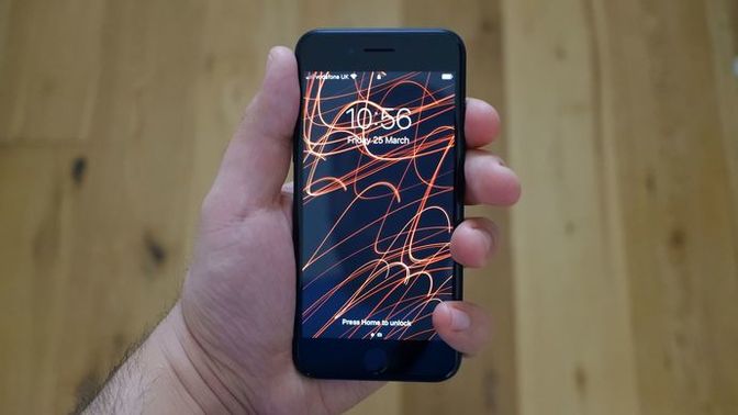 iPhone SE nasıl bir telefon?