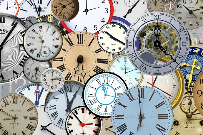 Gece yarısı saatleri. 00:00 ve 05:00 arası