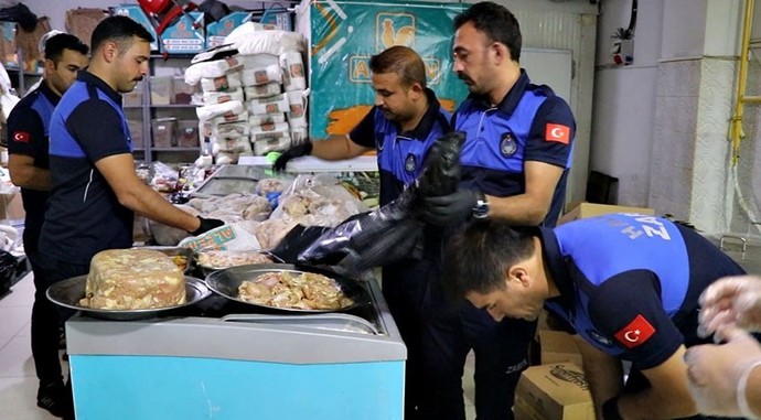 Dışarıda güvenle et veya tavuk yiyebiliyor musunuz?