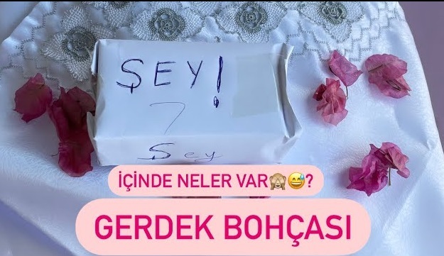 Gerdek bohçası sosyal medyada gündem oldu! Gerdek bohçası hazırlayan sevgili bir adım önde midir?