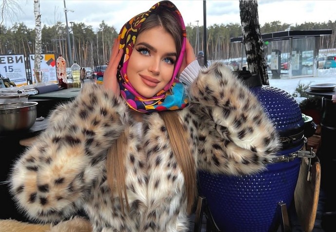 Erkekler neden doğal kız sevdiklerini söylediği halde makyajlı, filtreli hatun takip eder?