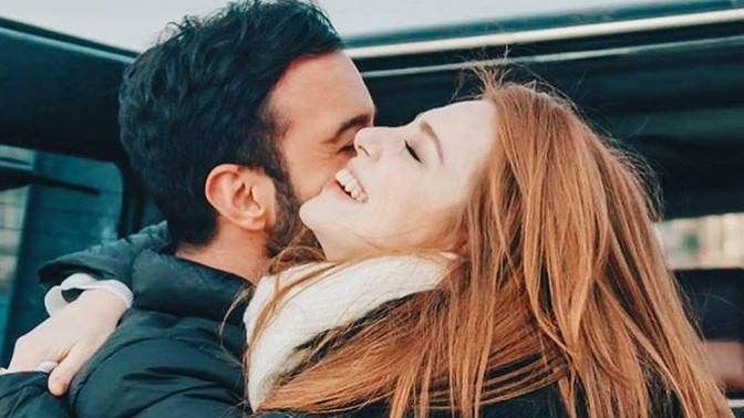 Çok kısa süre flört ettiğin birine kolay aşık olur musun?