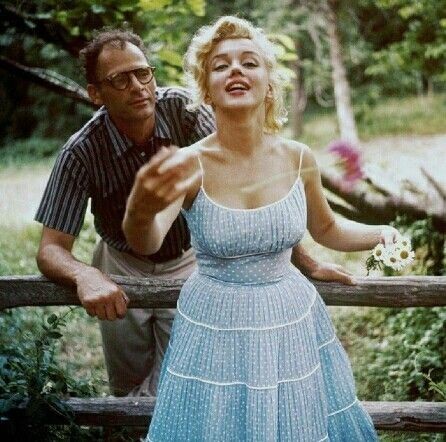 Bugün Marilyn Monroenun doğum günü! Dünyaya daha güzel bir kadın geldi mi sizce 😍?