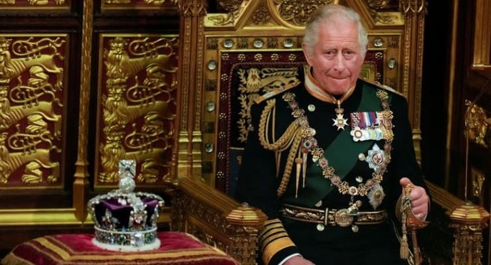 Kral Charles, enerji tasarrufu için Buckingham Sarayı’ndaki havuzun sıcaklığını düşürmüş. Kral da olsa herkes tasarruf yapmalı mı?