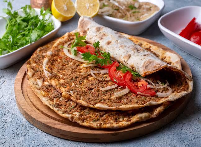 KS de kimle lahmacun yemek isterdiniz?