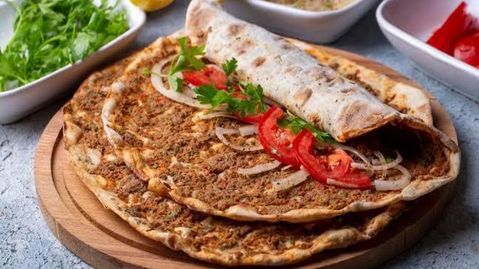 KS de kimle lahmacun yemek isterdiniz?