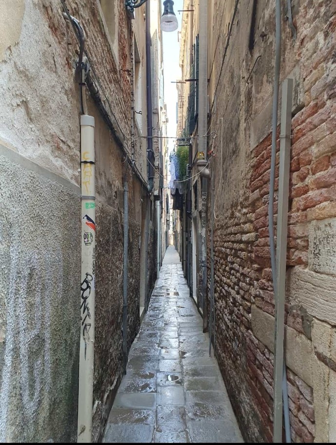 Venedigin dar sokakları 🫣