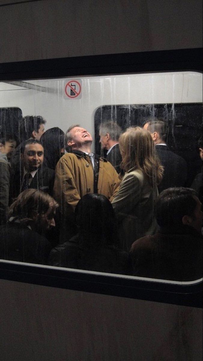 Psikologlara göre genelde her 8 kişiden 1i Sahteliğe tahammül edemediğinden yalnızlığı tercih ediyormuş. Katılıyor musun?