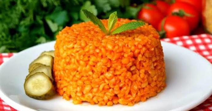 Bulgur pilavını salçalı mı, sade mi seversiniz?