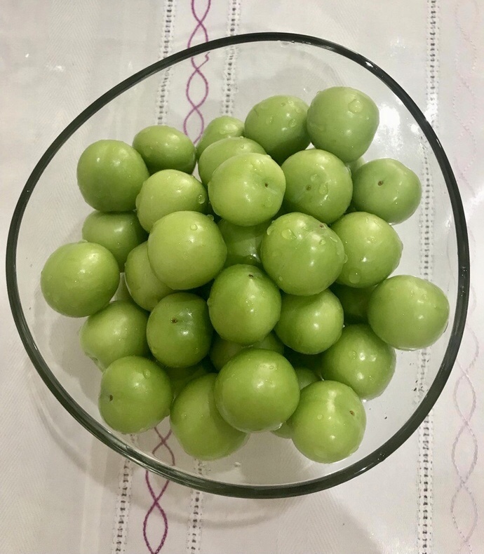 Eriği tatlı mı seversin, ekşi mi?