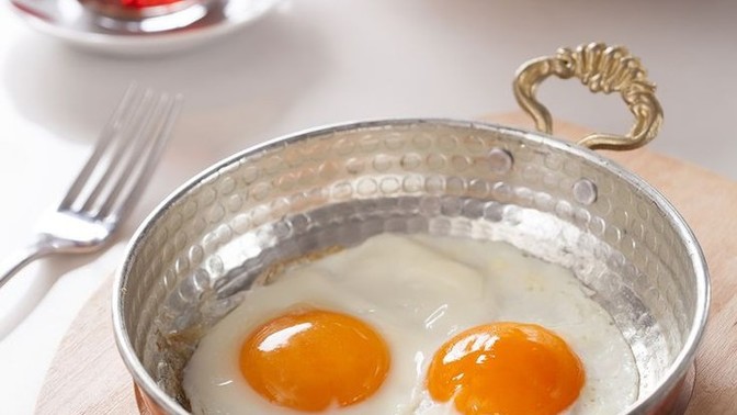 Yağda yumurta nasıl pişirilir?