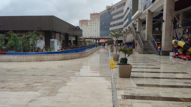 Yağmurlu havalarda gezmeyi seviyor musunuz?