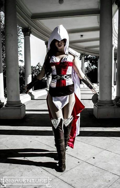 Sevgiliniz/eşiniz en sevdiğiniz oyunun cosplay kostümünü giyse, kapıda sizi karşılasa ne tepki verirsiniz?