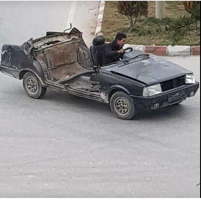 Arabası olmayan erkekle sevgili olmuyorum, sizce yanlış bir şey mi?
