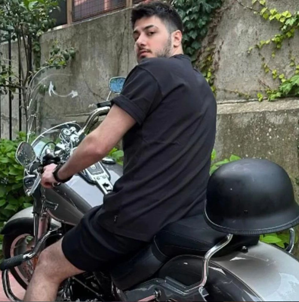 Kimdir bu adam neden herkes buna hayran?