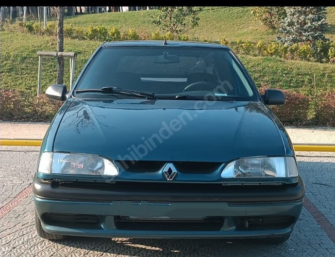 Renault 19 mu lada vega mı?