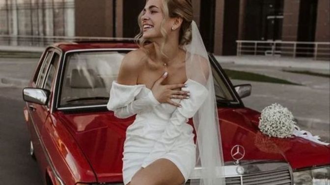Kısa, mini gelinlikler çok şirin değil mi?
