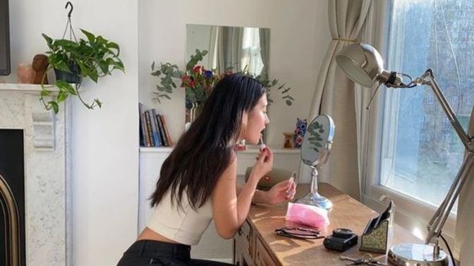Çok paran olup yalnız mı yaşamak istersin fakir olup mutlu bir çevren mi olsun?