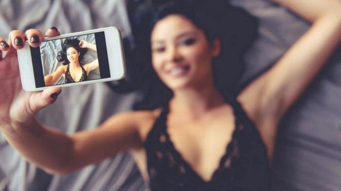 Nude atmak yanlış mı?