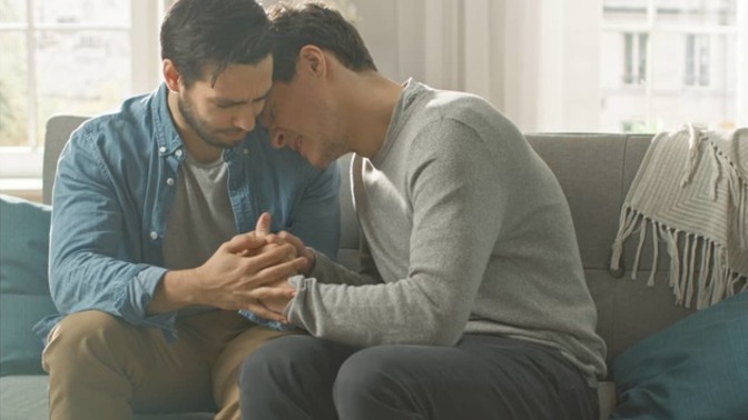 Gay dünyasında, neden uzun süreli aşk ilişkisi bulmak bu kadar zor?