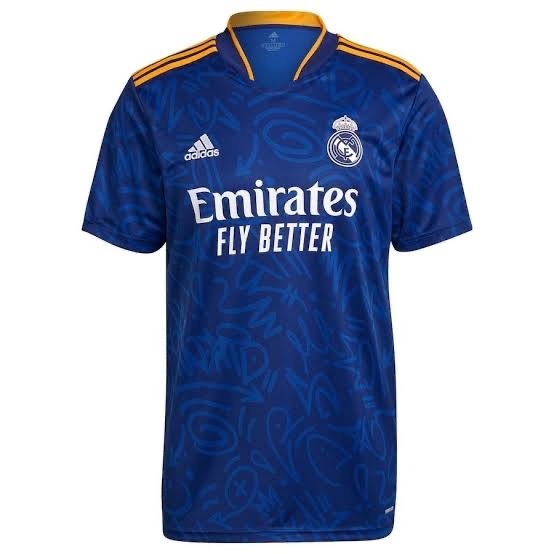 Bu da pek çirkinmiş taraf olmayayım diye seçtim😅 Real Madrid formasıymış