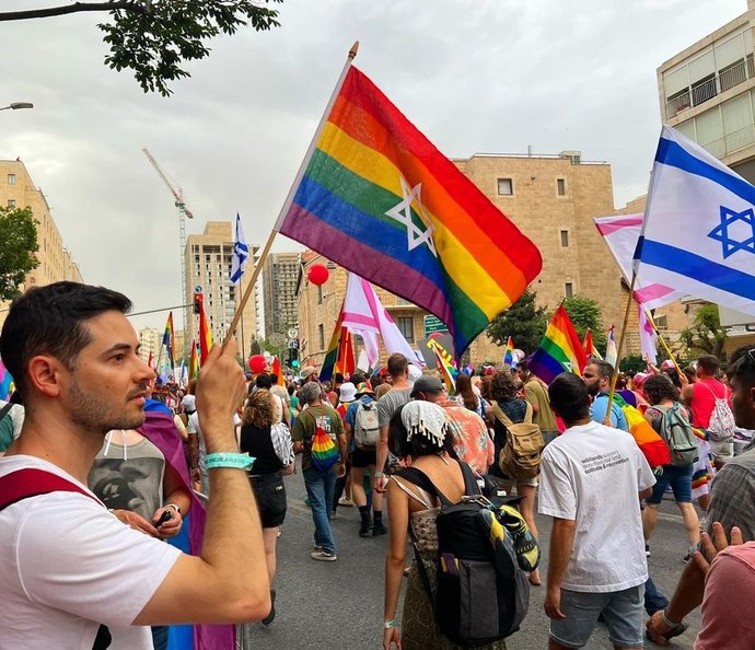 LGBT onur yürüyüsünü doğru buluyormusunuz?