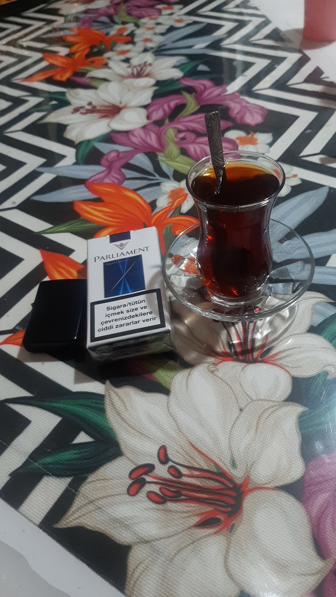 Kaçak çay ve sigara.. 😋