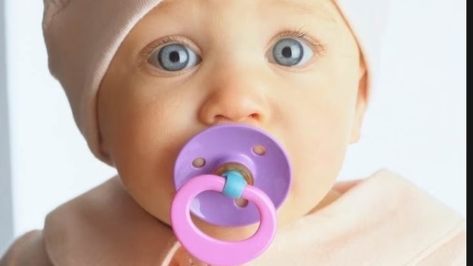 Bebek beslenmesinde emzik ve biberon kullanımının kısa ve uzun vadede ne gibi zararları olabilir?