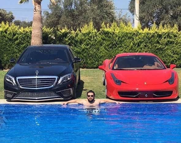 Çok para seni bozar mı?