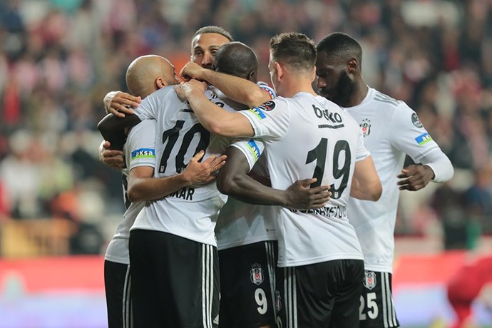 Beşiktaş - Konyaspor maçı 3-3 berabere bitti, Beşiktaş ligi 3. sırada tamamladı! Maç sonucu beklediğiniz gibi mi?