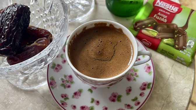Kahveni ilk yudumladığında sana hissettirdiği ne oluyor? İçildi mi kahveler?
